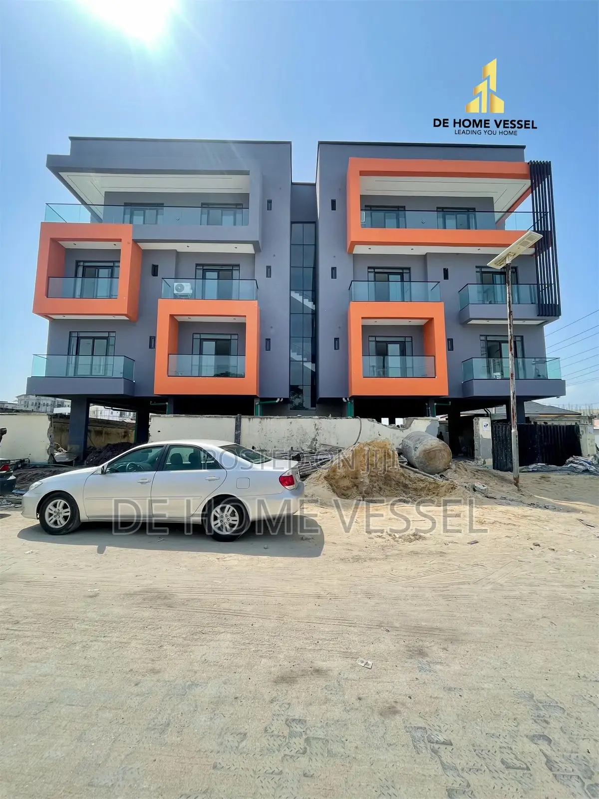 Uniquely Designed 2 Bed Luxury Apartment With Elevator