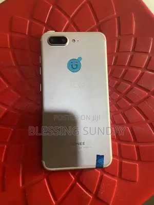 Photo - Gionee S10 64 GB Gold