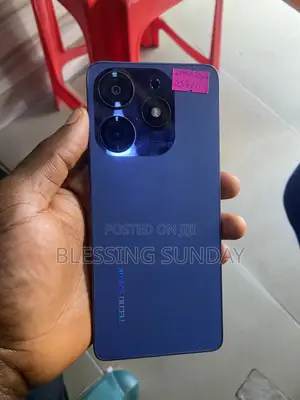 Photo - Tecno Spark 10 128 GB Black