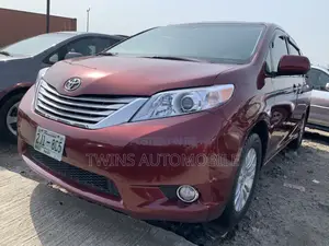 Toyota Sienna XLE AWD 7-Passenger 2013 Red