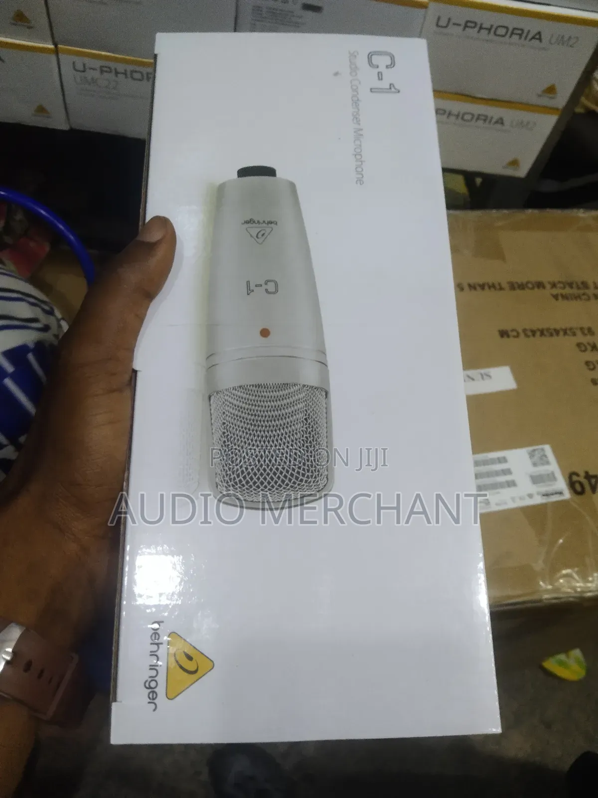 Behringer C-1 Medium-diaphragm Condenser Microphone