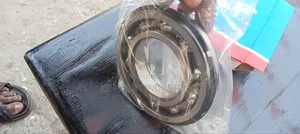 6213NR Bearing With Key Ring on It Body