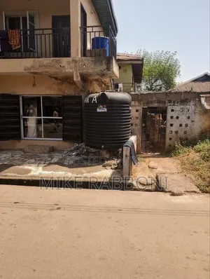 7bdrm Block of Flats in Uwani, Enugu for sale