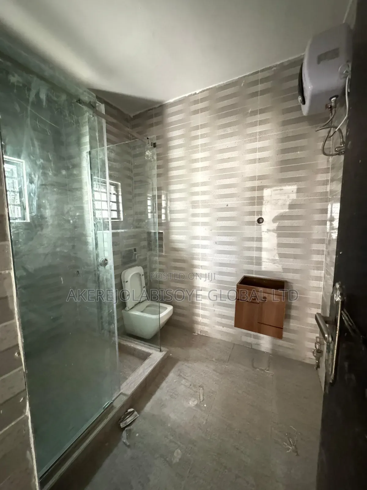 3bdrm Block of Flats in Mabushi for sale