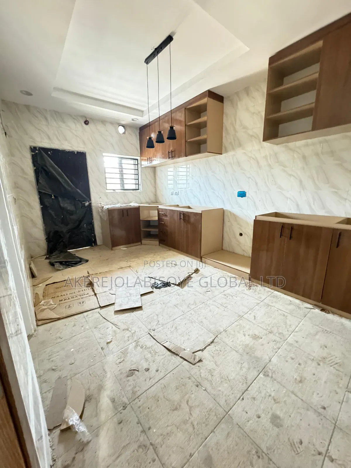 3bdrm Block of Flats in Mabushi for sale