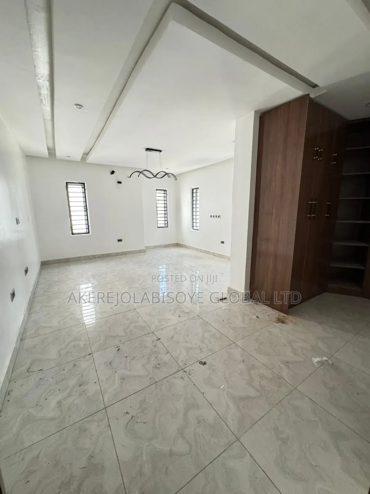 3bdrm Block of Flats in Mabushi for sale