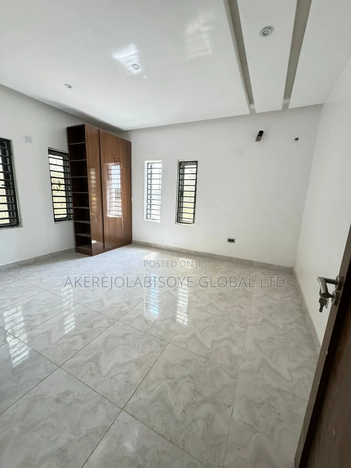 3bdrm Block of Flats in Mabushi for sale