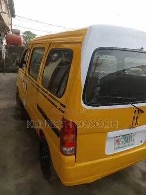 Suzuki Every 2011 Yellow