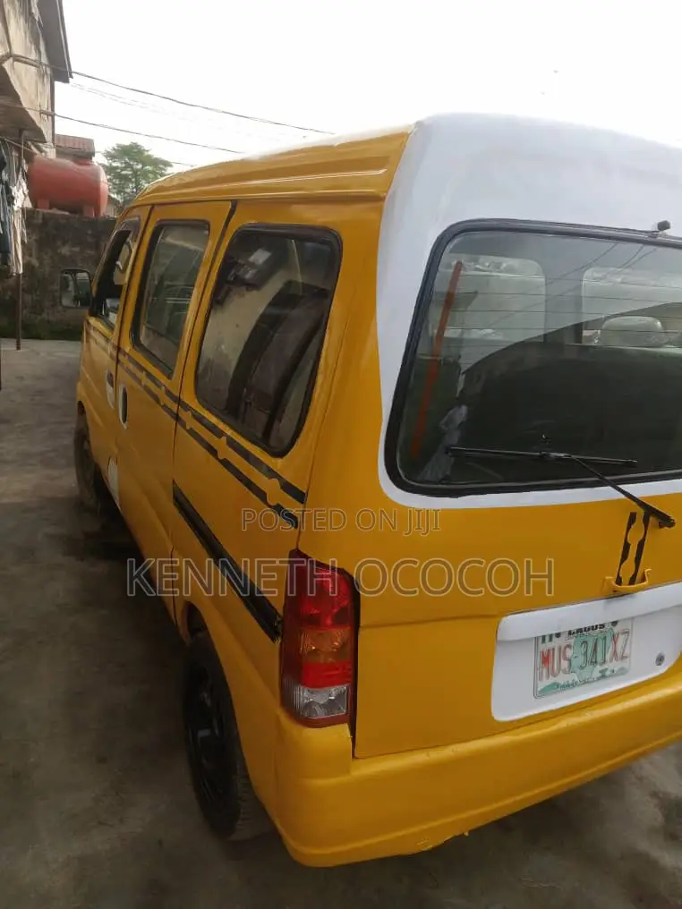 Suzuki Every 2011 Yellow