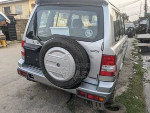 Mitsubishi Shogun 2005 Silver