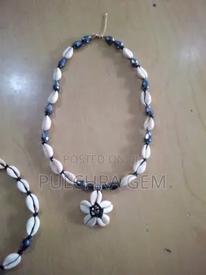 Photo - Original Fashion Cowrie Necklace