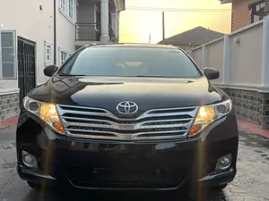 Photo - Toyota Venza 2010 Black