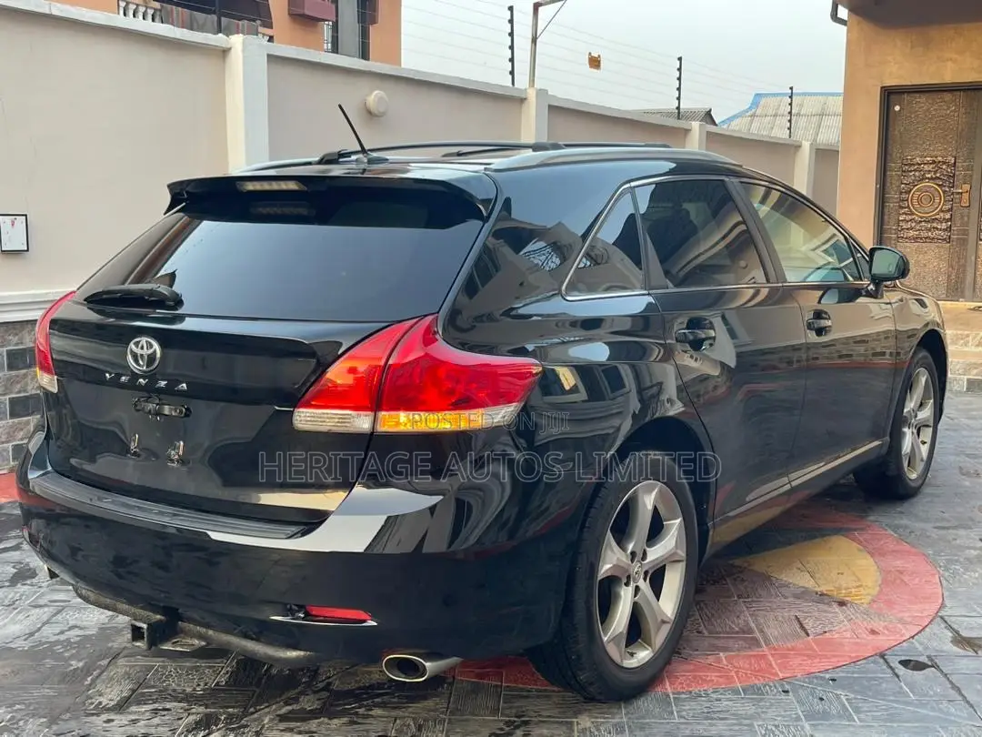 Toyota Venza 2010 Black