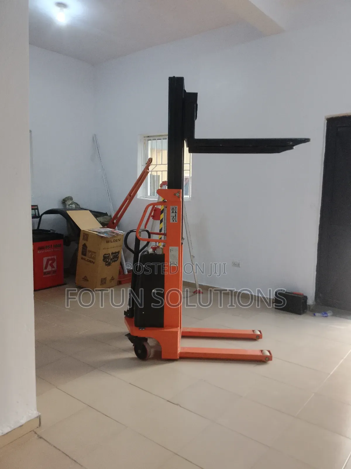 Semi Electric Stacker