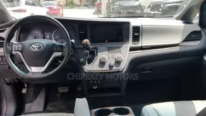 Toyota Sienna 2015 Gray