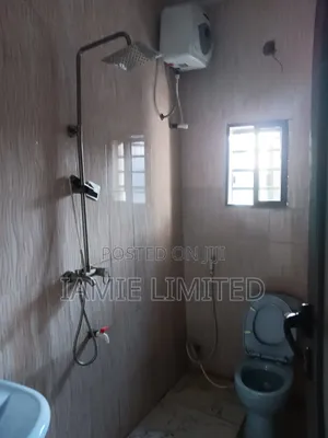 3bdrm Apartment in Army Estate, Warri for rent