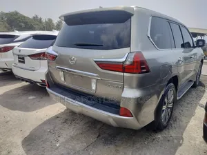 Lexus LX 570 (5 seats) AWD 2016 Silver