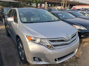 Toyota Venza AWD 2010 Silver