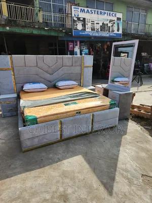 Standard Queen Size Bed Made With Topnotch Materials