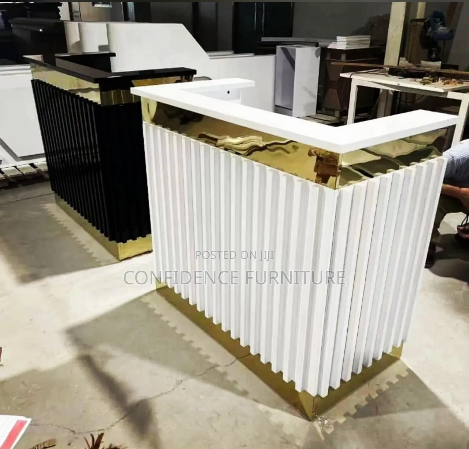 High Quality Receptionist Desk With Gold Ring