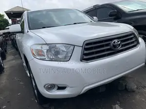 Toyota Highlander Limited 2010 White