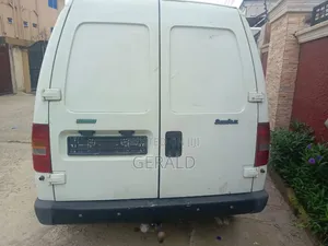 Photo - Ford Transit 2002 White