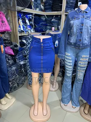 Photo - Short Jeans Skirt With Zipper