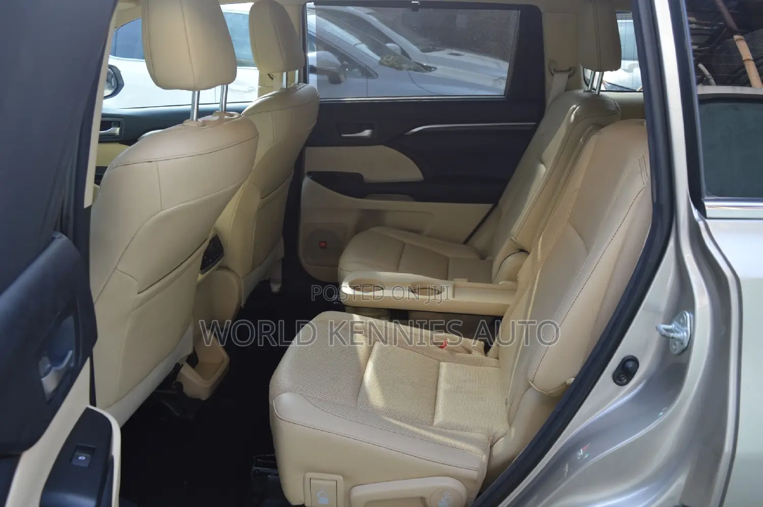 Toyota Highlander 2015 Gold