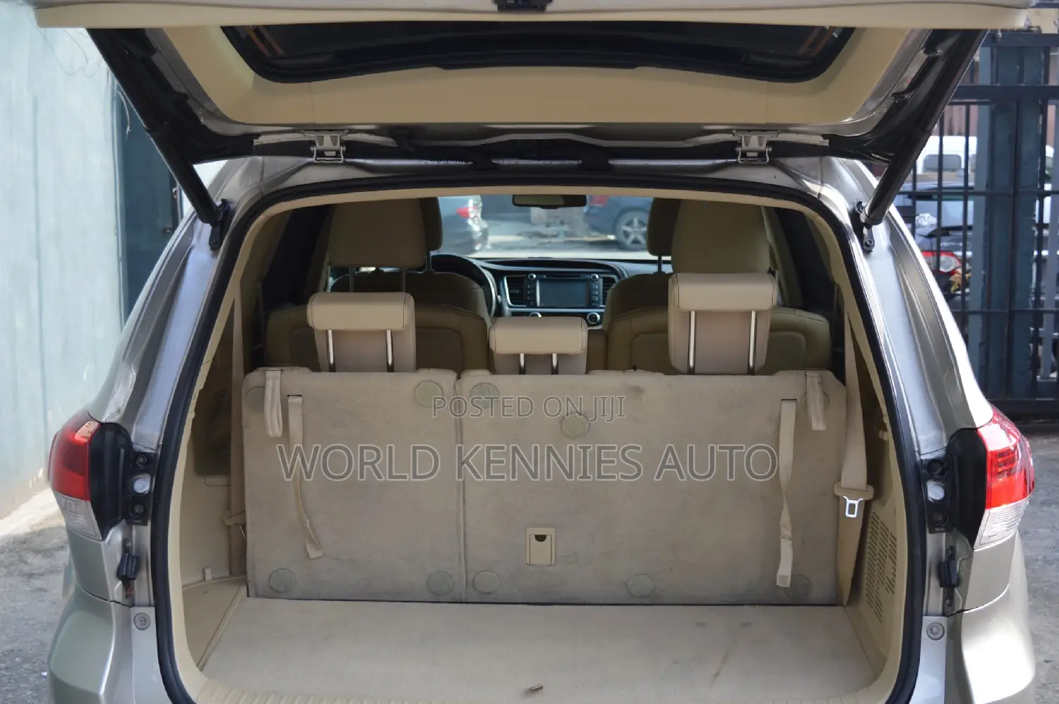 Toyota Highlander 2015 Gold