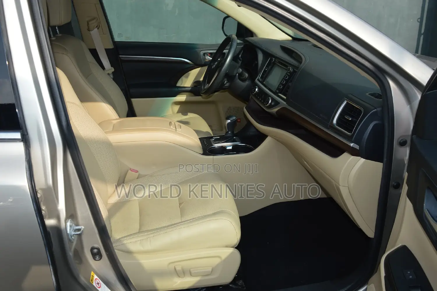 Toyota Highlander 2015 Gold