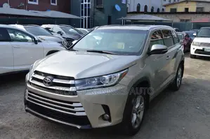 Toyota Highlander 2015 Gold