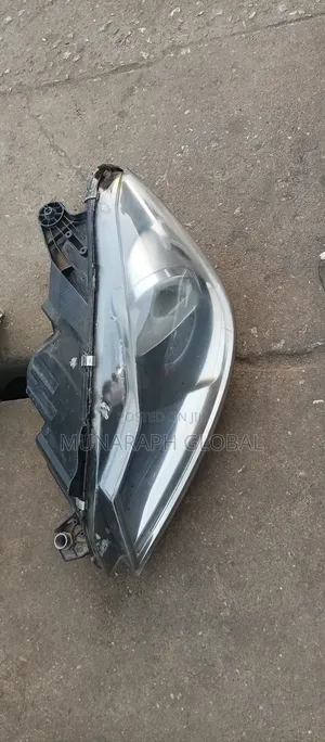 2013 C300 Mercedes Benz Halogen Headlight.