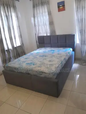 4 1/2 X 6 Ft Bed Frame With Side Drawer