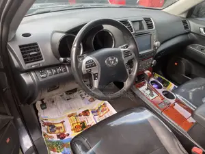 Toyota Highlander Limited 2012 Gray