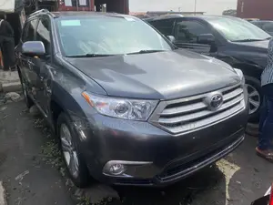 Toyota Highlander Limited 2012 Gray