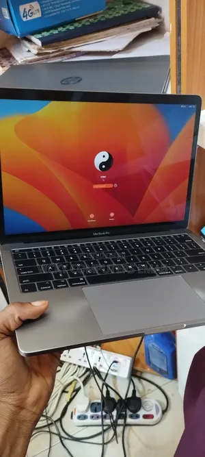Laptop Apple MacBook Pro 2017 8GB Intel Core I5 SSD 128GB