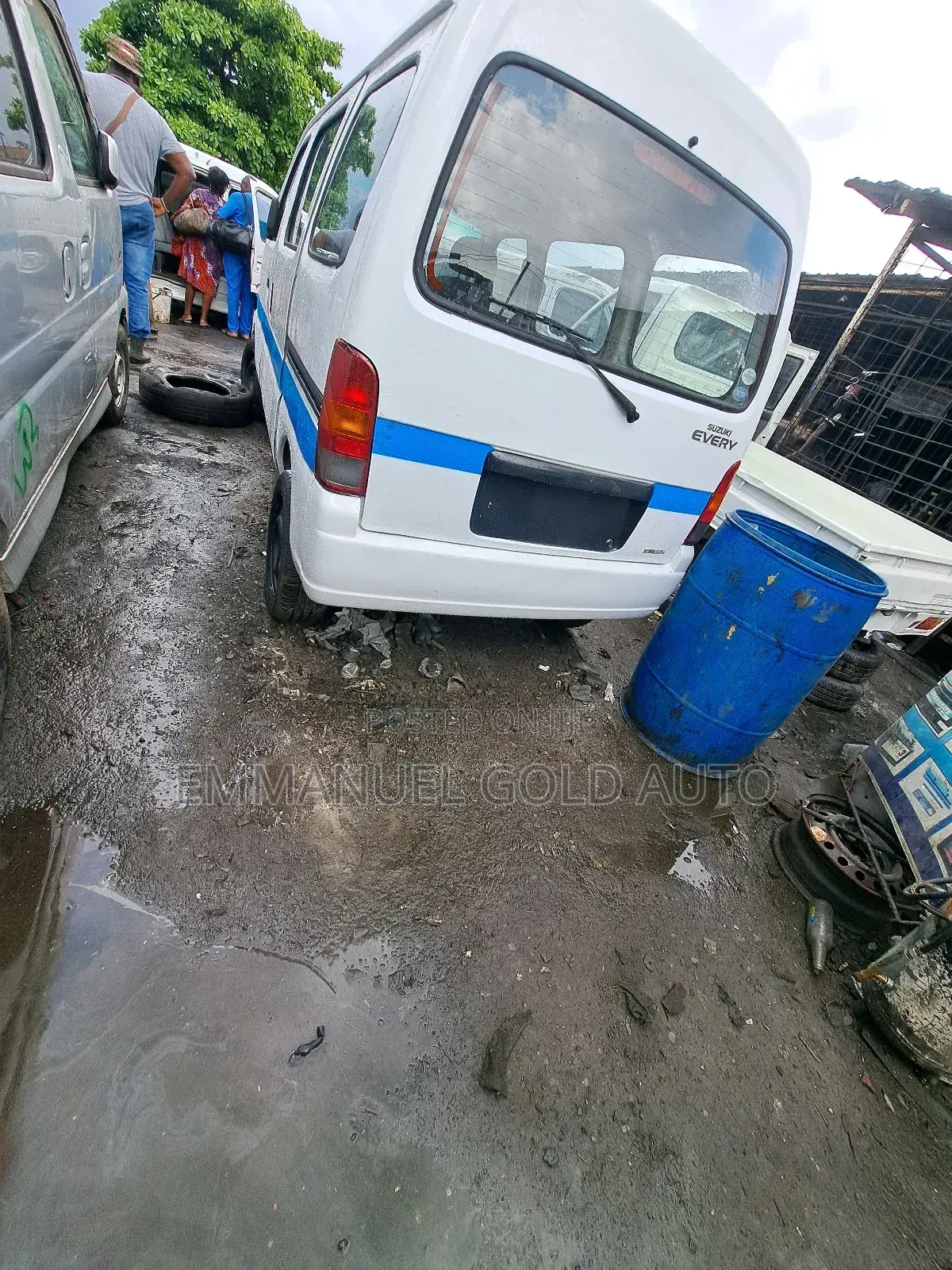 Suzuki APV Minibus 2010 White