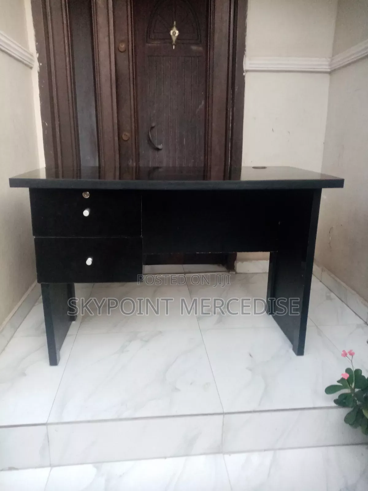 4 Feet Table With Drawers