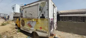 Diesel Food Truck 2000 Yellow