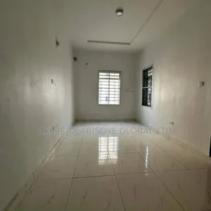 3bdrm Block of Flats in Wuye for rent