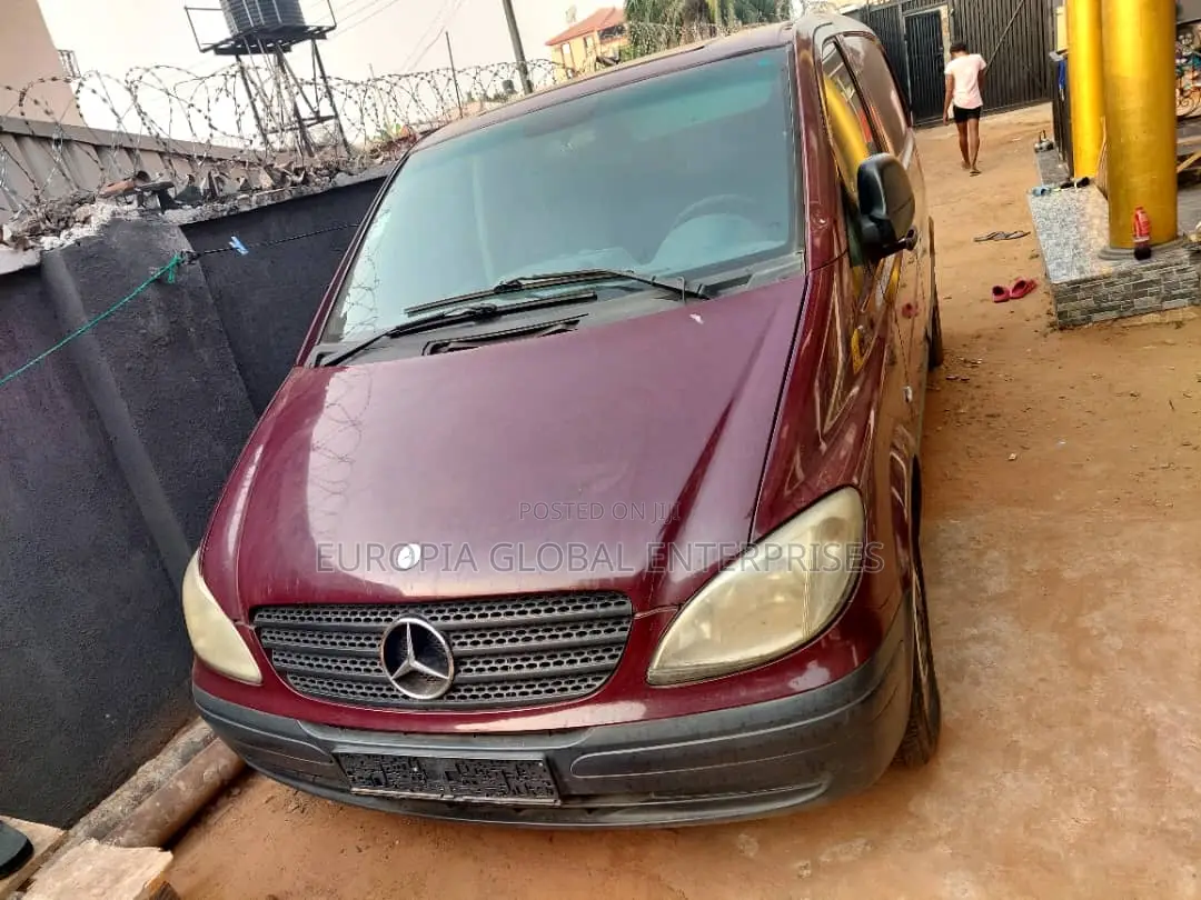 Mercedes-Benz Vito 2001 Red