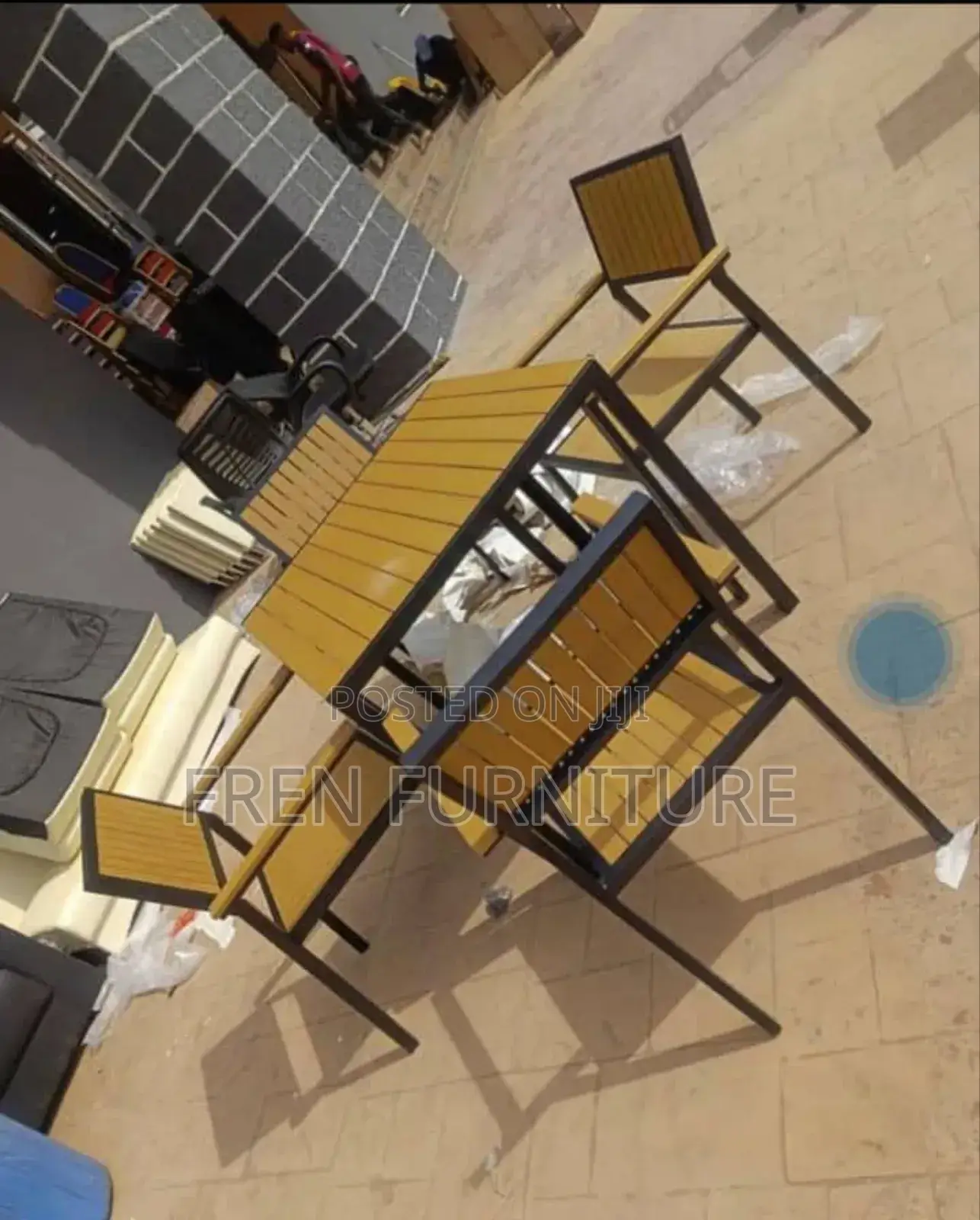 High Quality Outdoors Table With 6 Chairs
