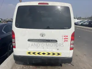 Toyota HiAce 2010 Silver