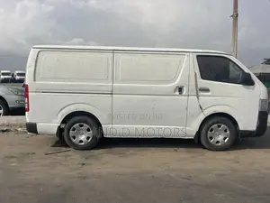 Toyota HiAce 2010 Silver