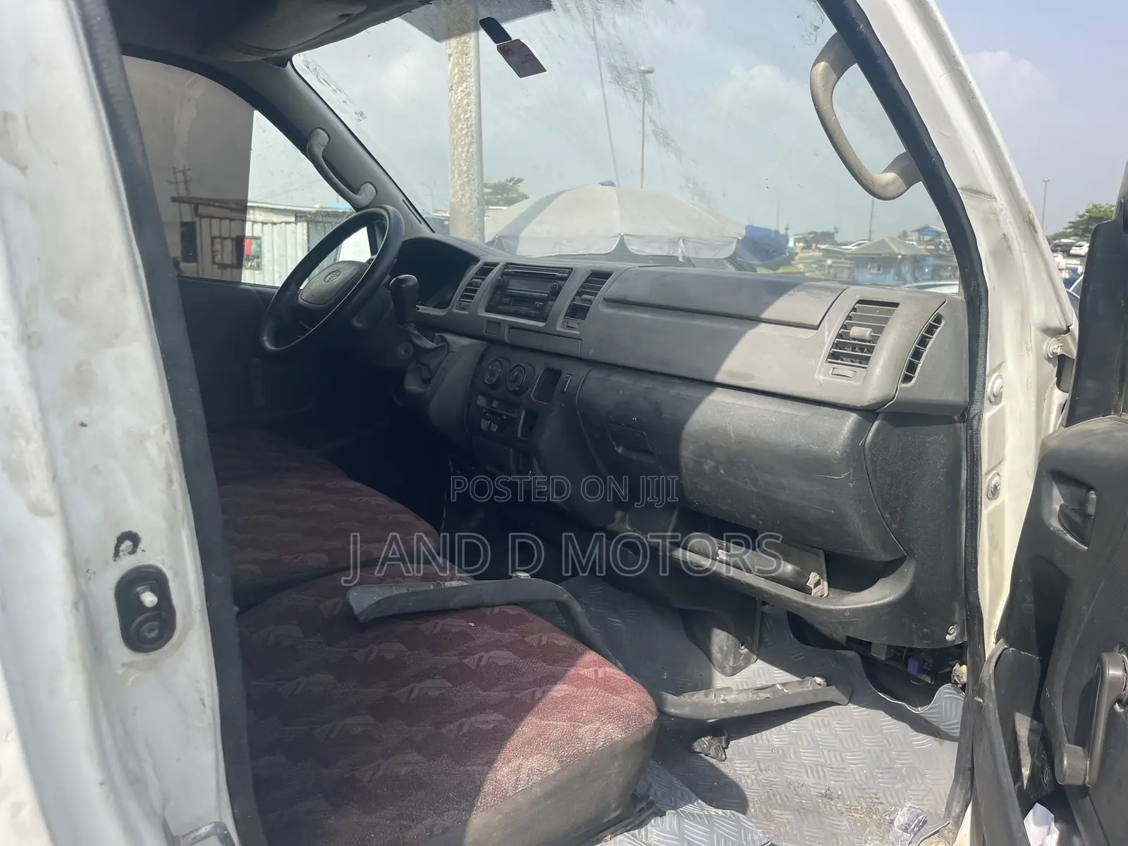 Toyota HiAce 2010 Silver