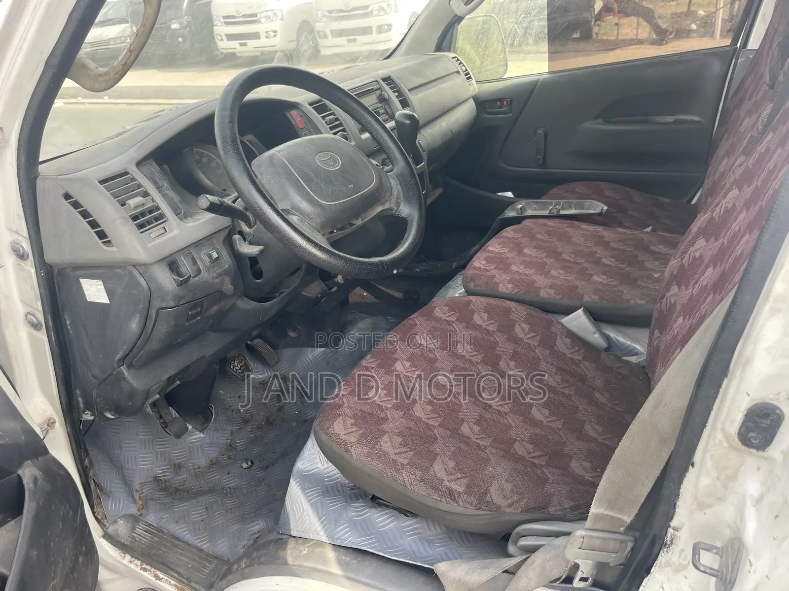 Toyota HiAce 2010 Silver