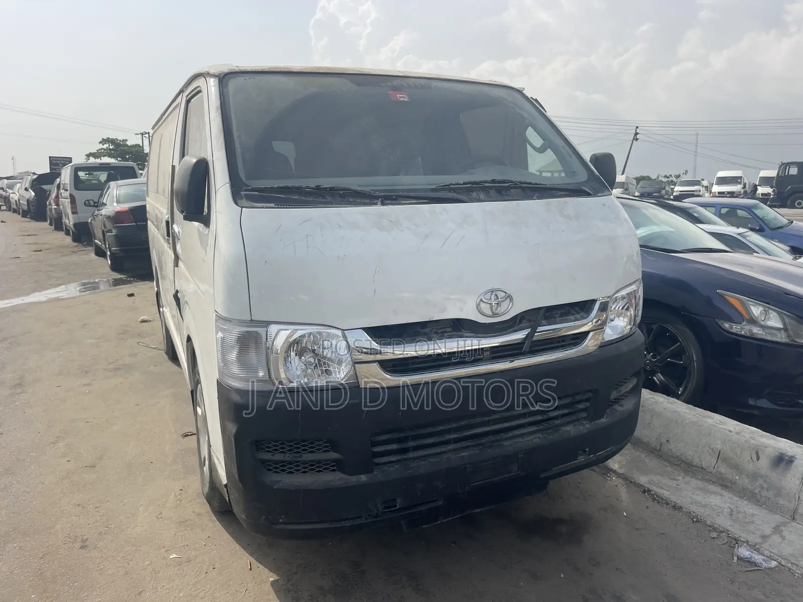 Toyota HiAce 2010 Silver