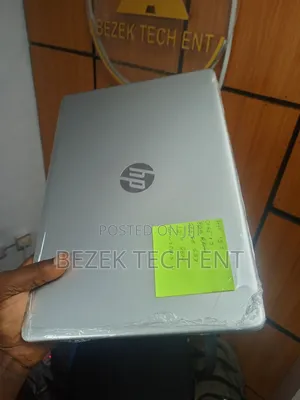 New Laptop HP 15-Da2933nia 8GB Intel Core I5 SSD 256GB