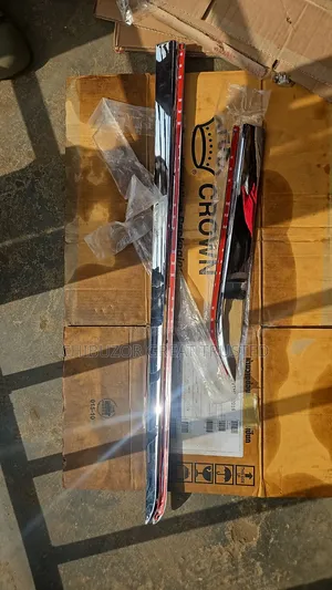 Photo - Silver Door Chrome for Toyota Venza