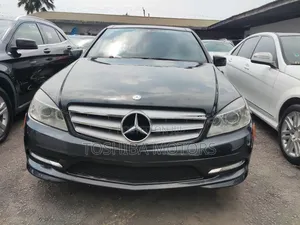 Mercedes-Benz C300 2011 Gray